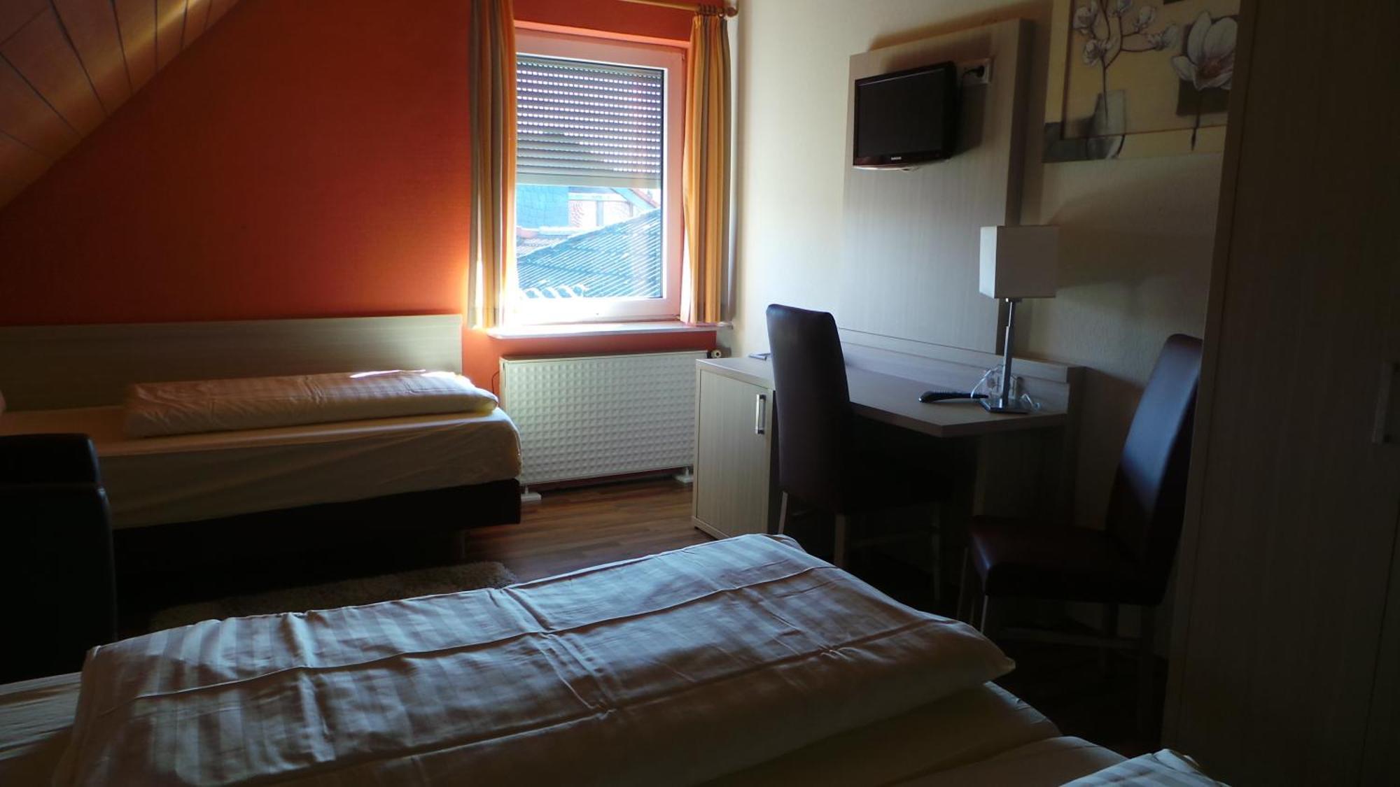 Rhönblick Landhotel - Restaurant - Countrypub Petersberg  Zimmer foto
